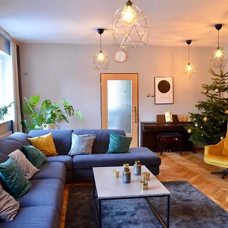 Milo Mi Проживание в семье