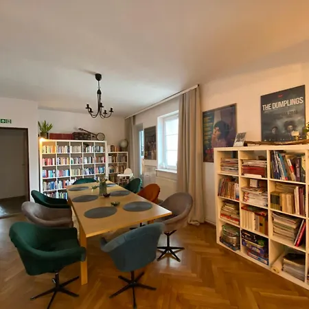 Milo Mi Проживание в семье